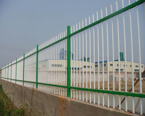 厂区外围护栏